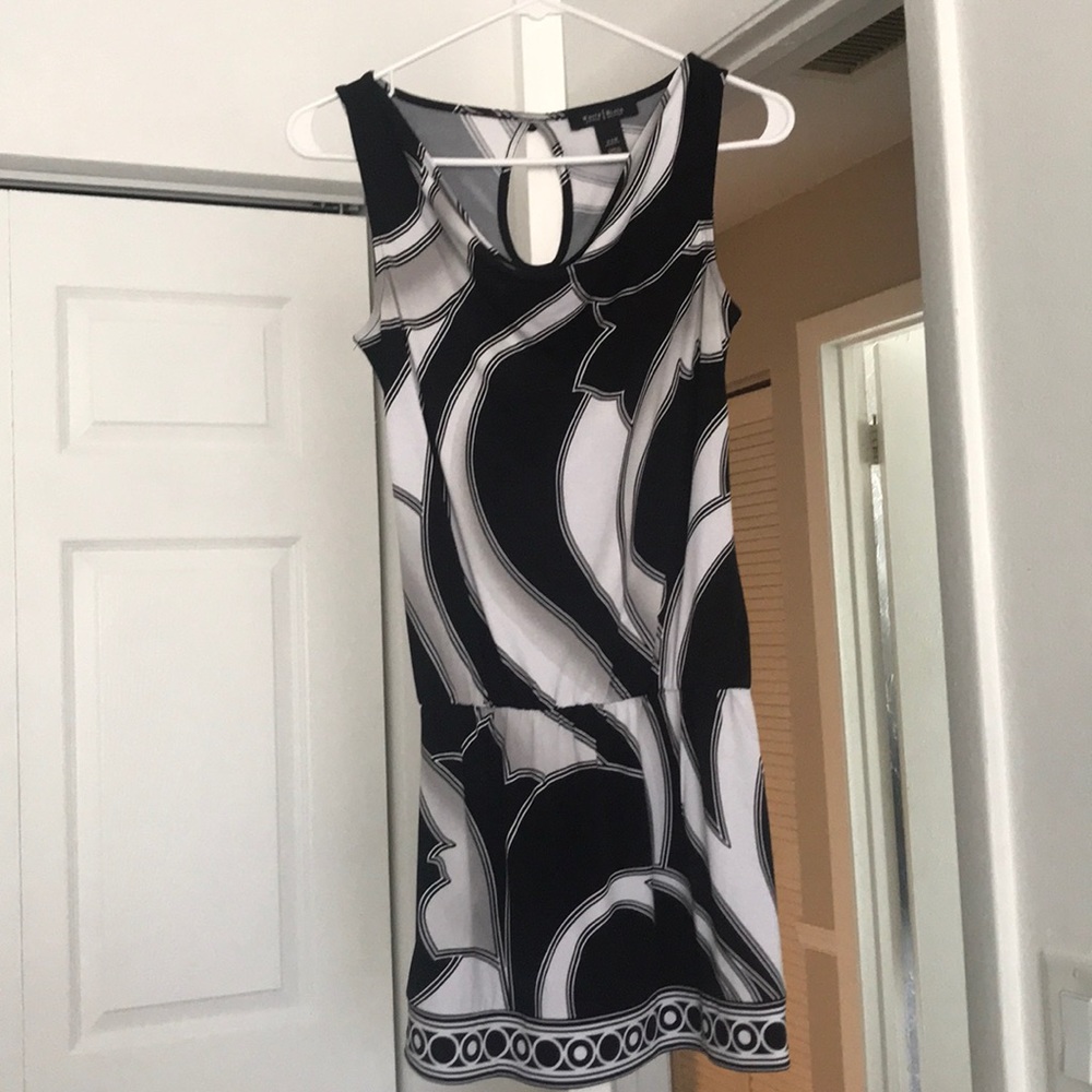 White House Black Market Sleeveless Shift Dress